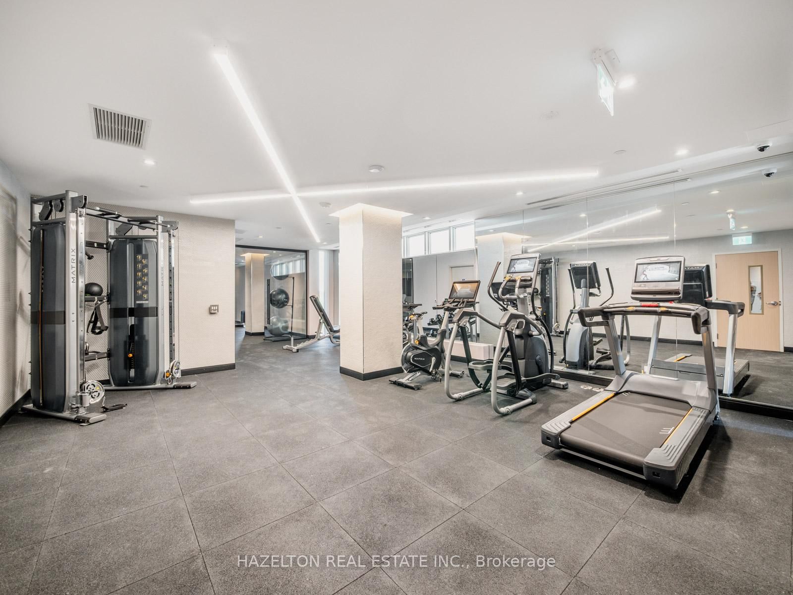 8 Manor Road W, Unit 705 thumbnail 19