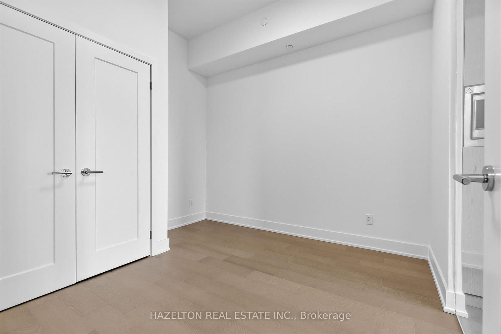 8 Manor Road W, Unit 705 thumbnail 7