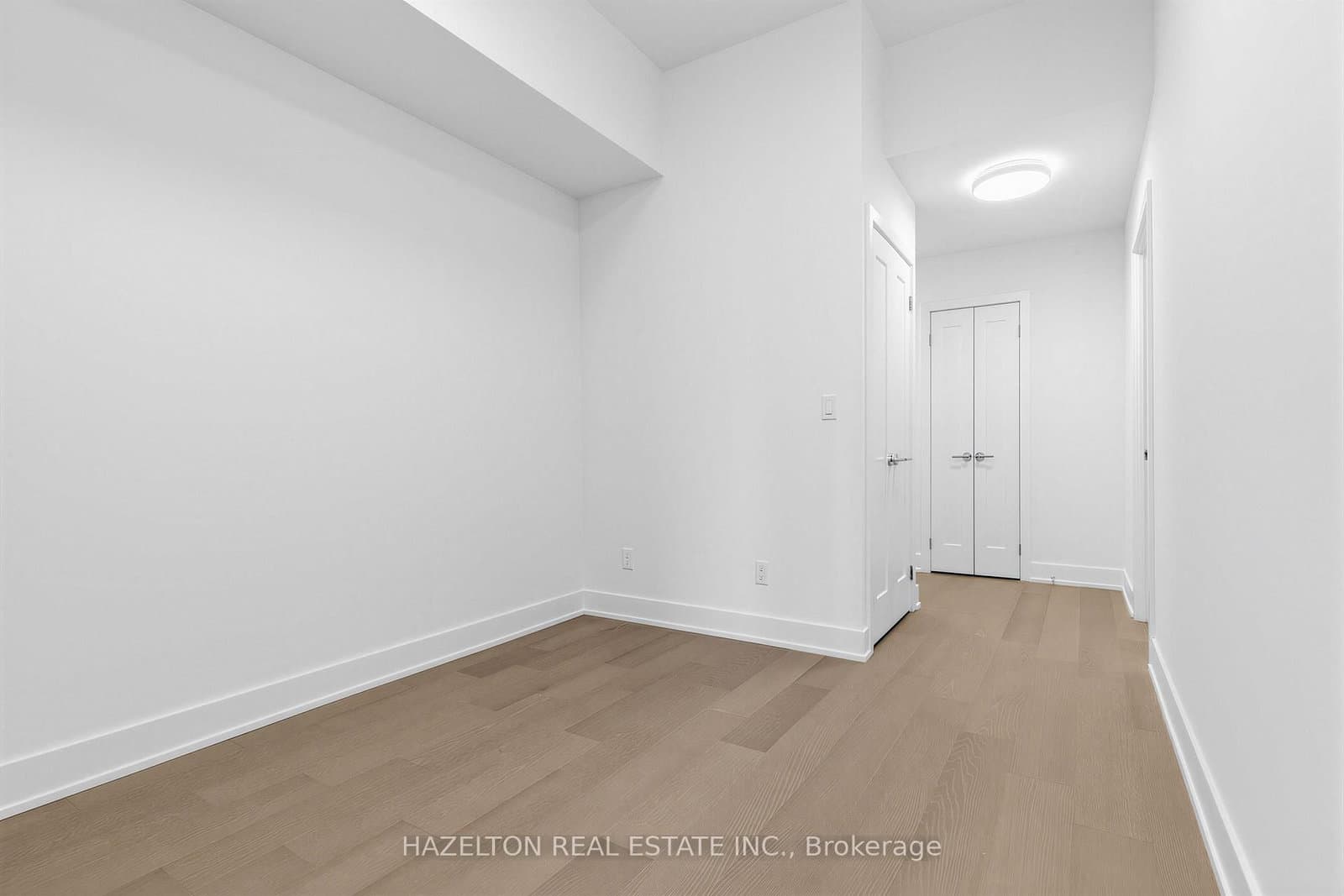 8 Manor Road W, Unit 705 thumbnail 8