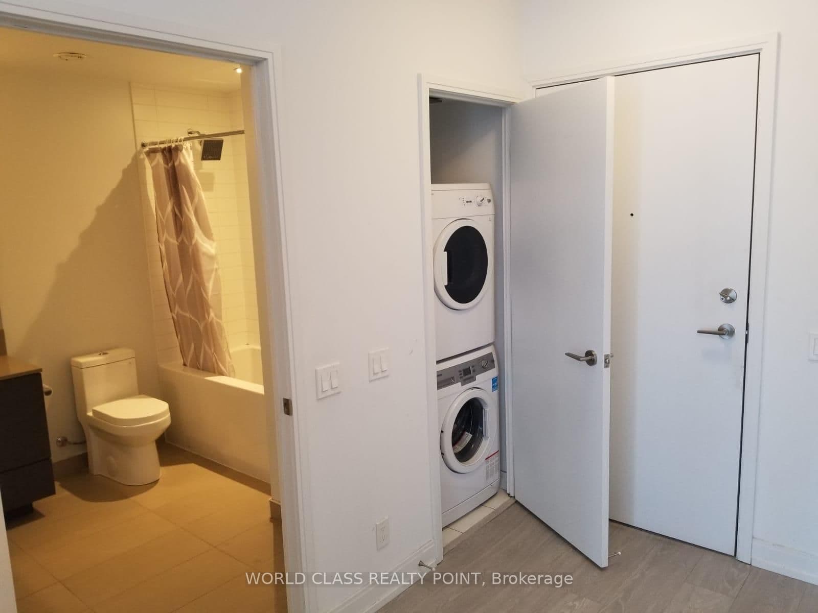 181 Dundas Street E, Unit 4702 thumbnail 12