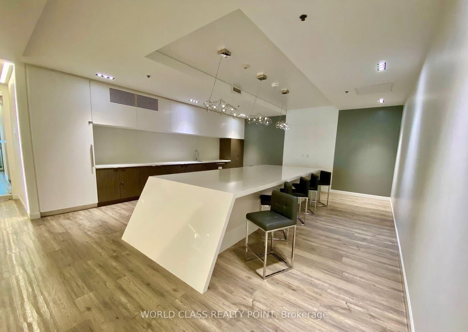 181 Dundas Street E, Unit 4702 thumbnail 18