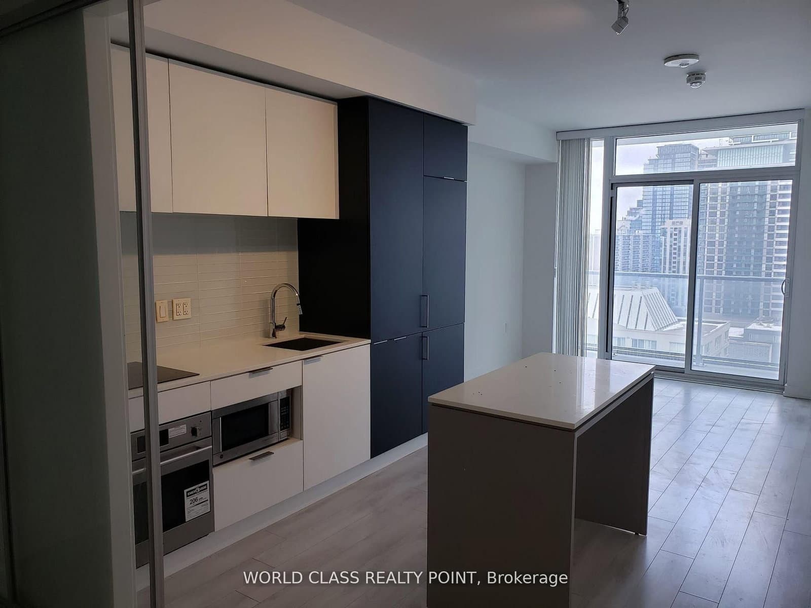 33 Helendale Avenue, Unit 1404 thumbnail 10
