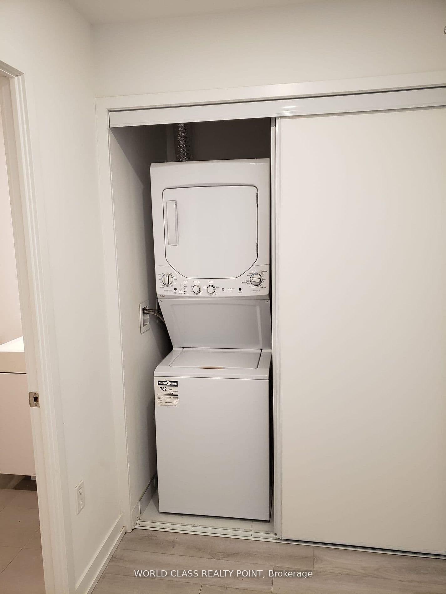 33 Helendale Avenue, Unit 1404 thumbnail 11