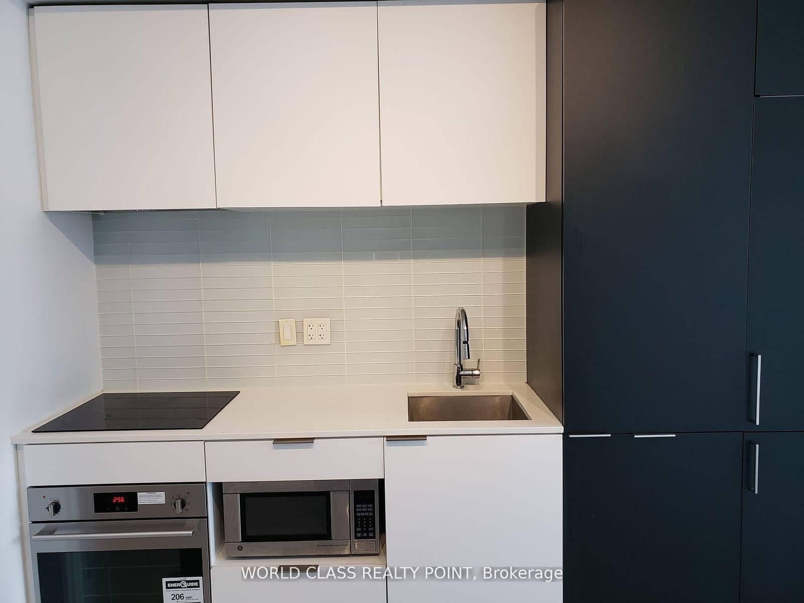 33 Helendale Avenue, Unit 1404 thumbnail 12