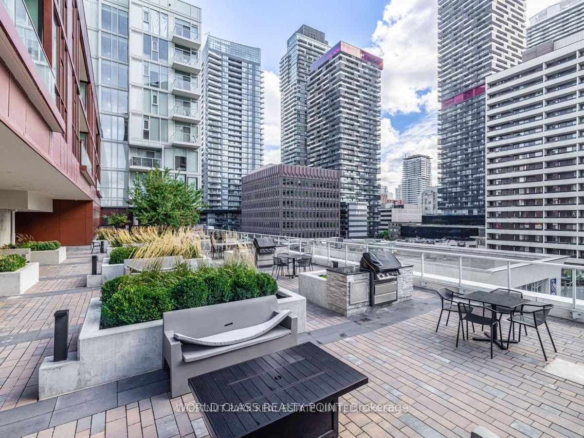 33 Helendale Avenue, Unit 1404 thumbnail 26