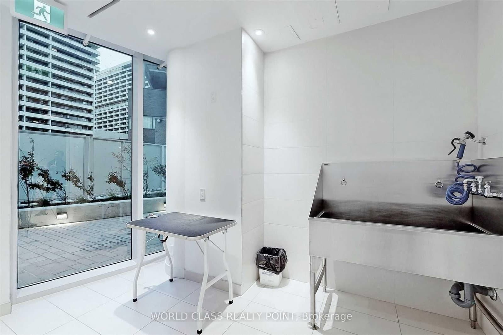 33 Helendale Avenue, Unit 1404 thumbnail 27