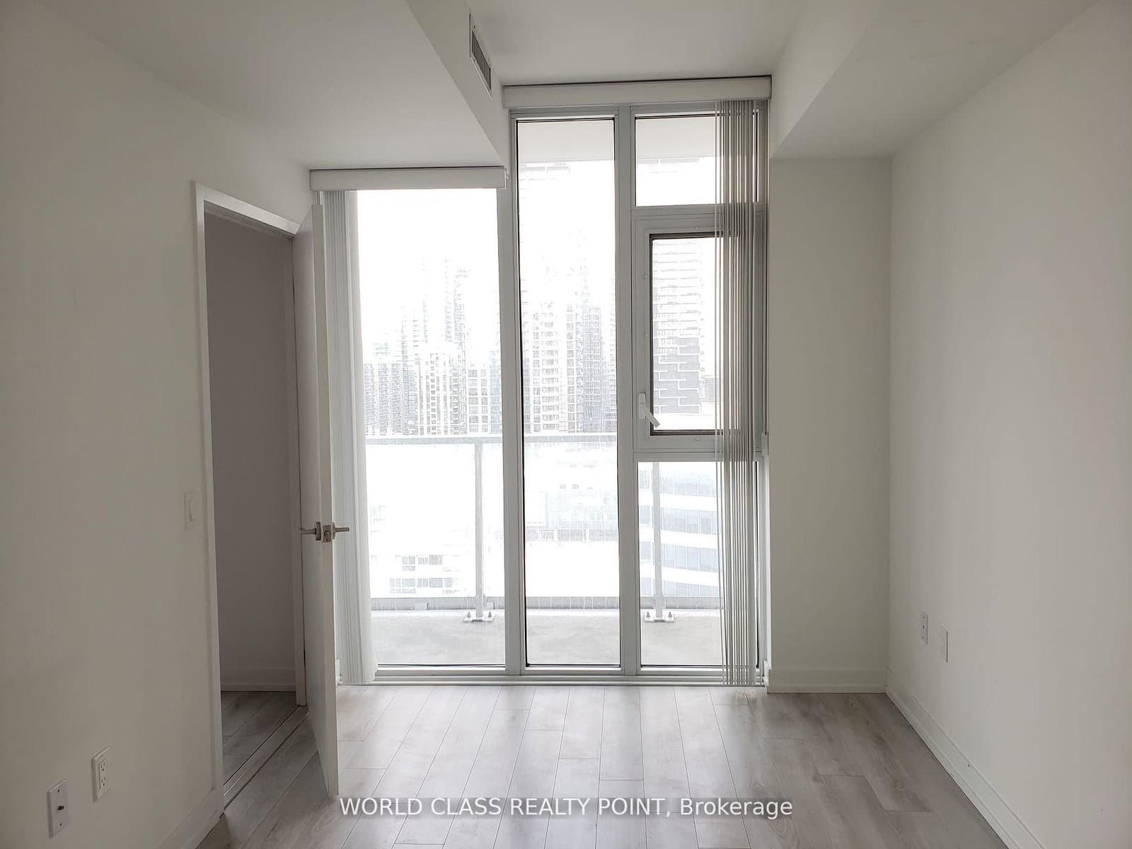 33 Helendale Avenue, Unit 1404 thumbnail 3