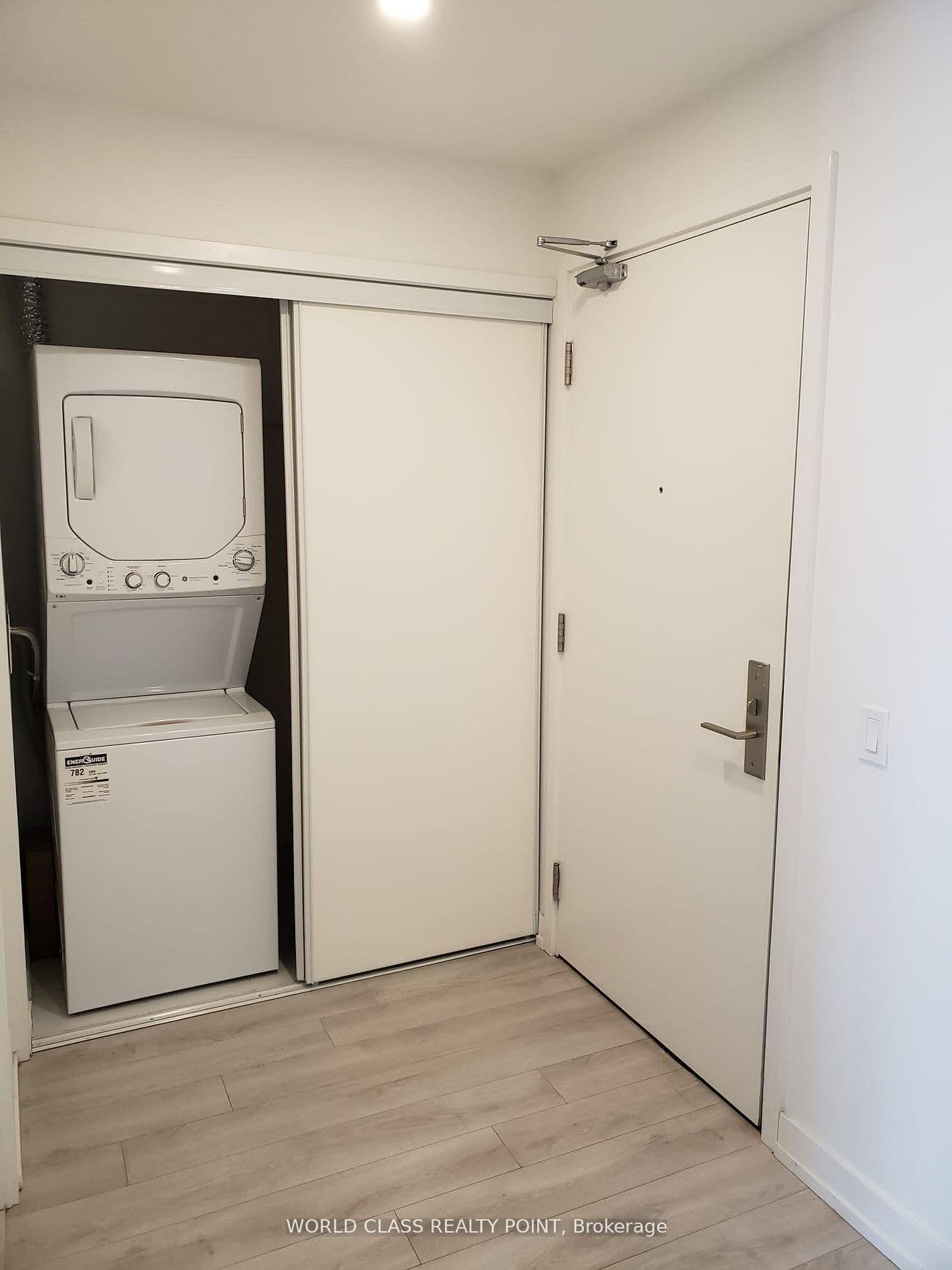 33 Helendale Avenue, Unit 1404 thumbnail 4