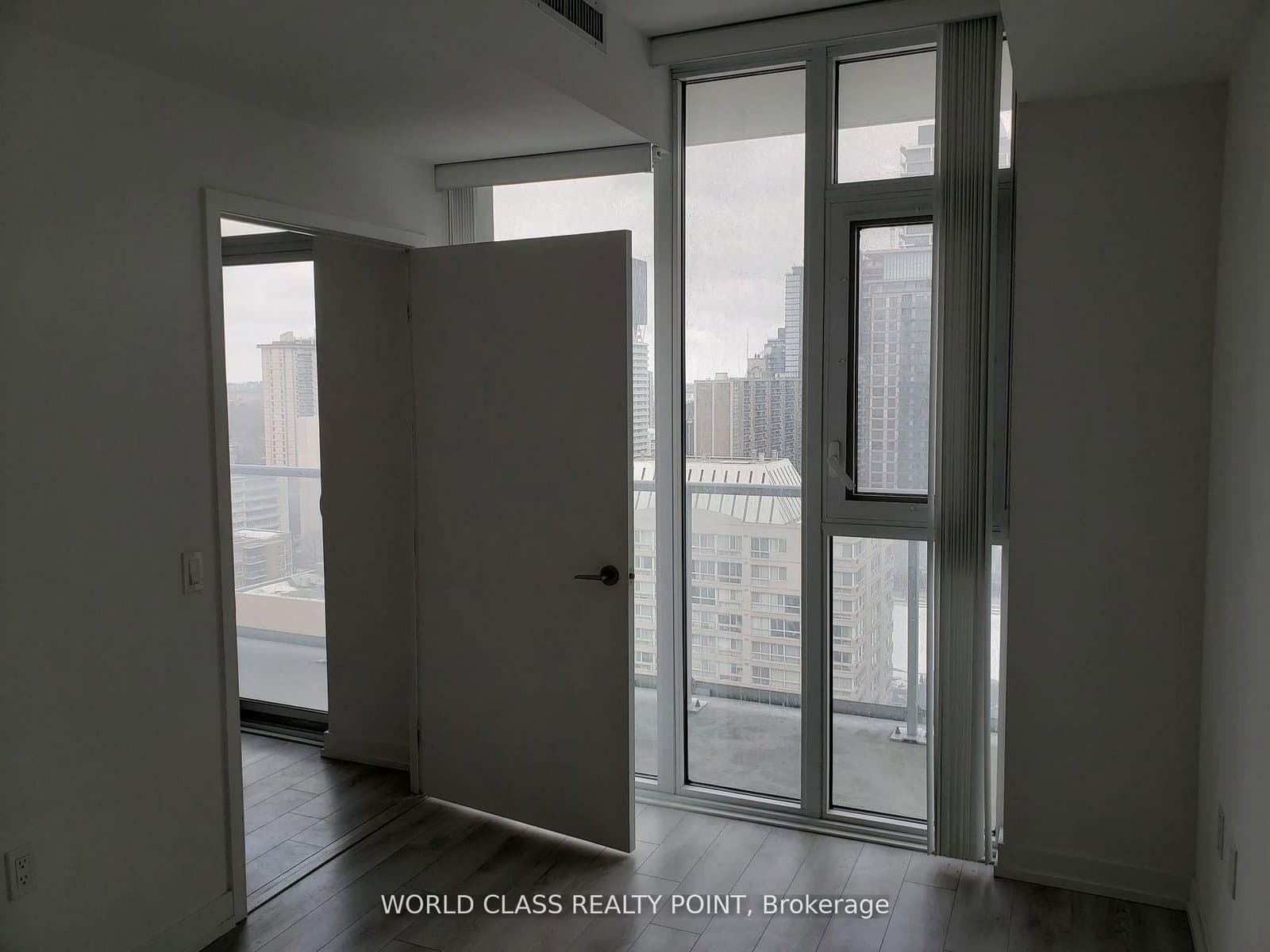 33 Helendale Avenue, Unit 1404 thumbnail 6