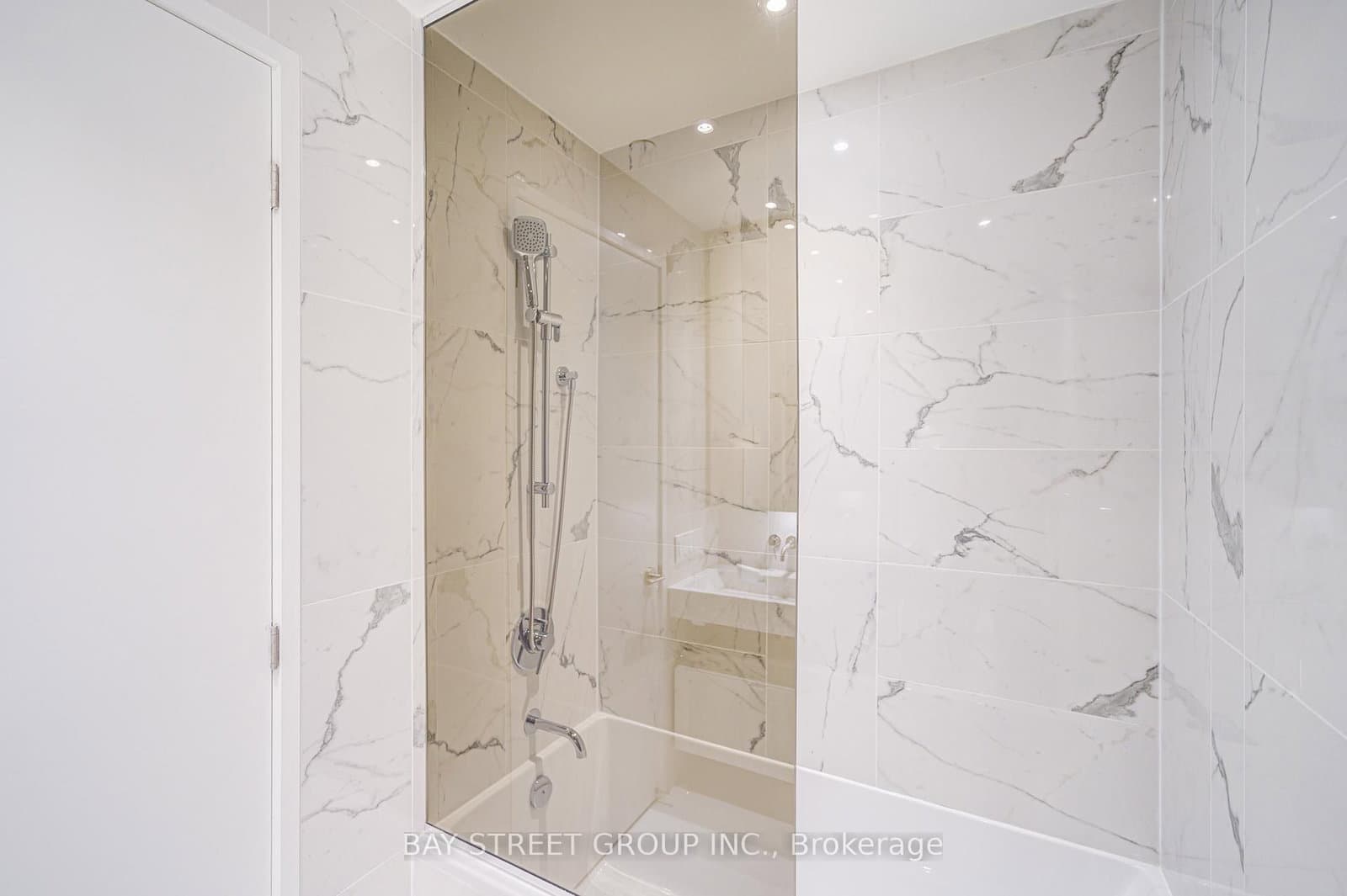 11 Yorkville Avenue, Unit 2312 thumbnail 10