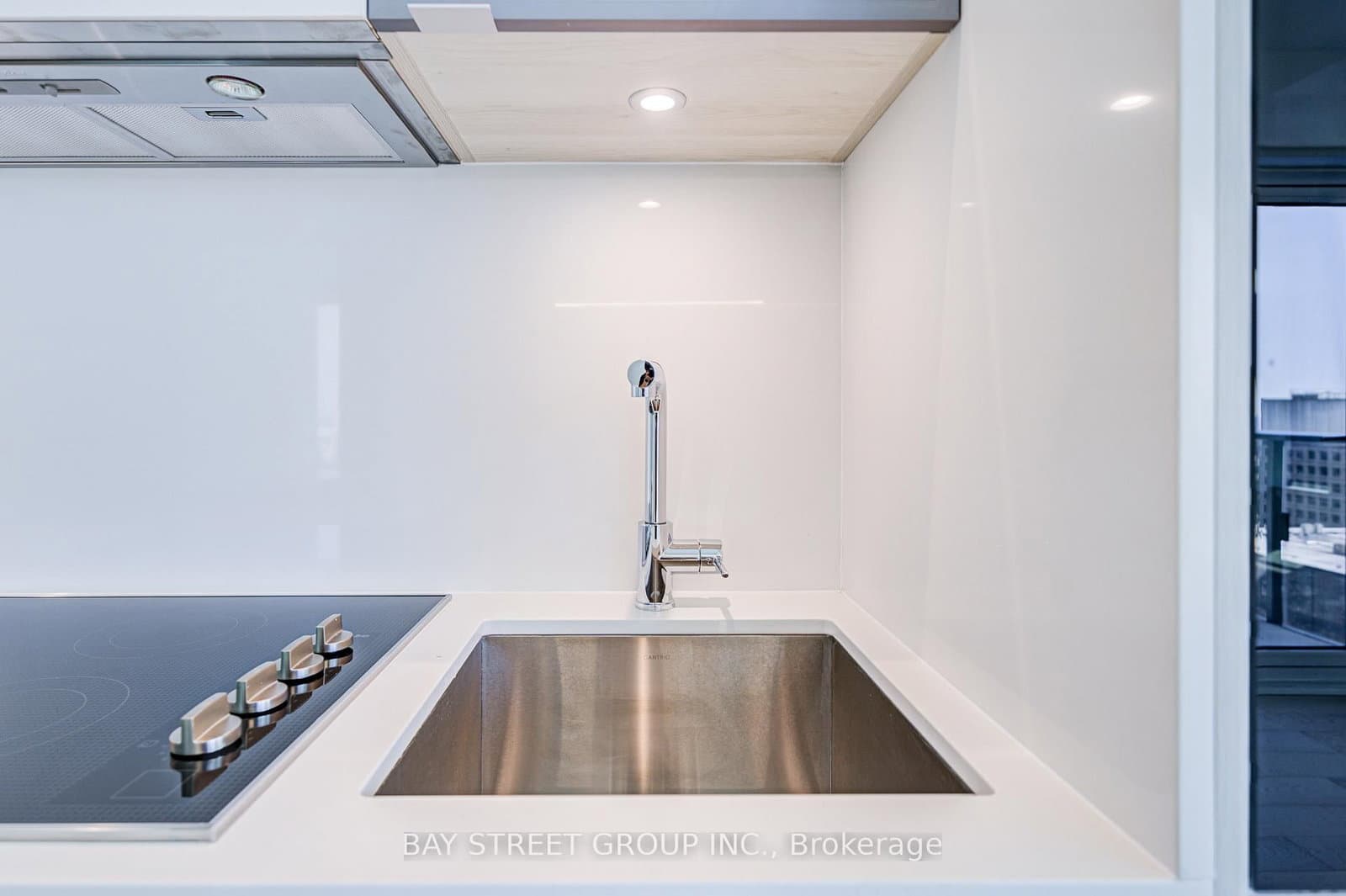 11 Yorkville Avenue, Unit 2312 thumbnail 16