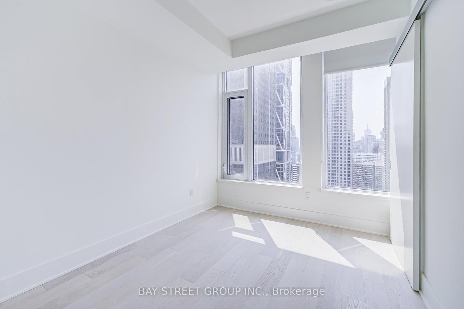 11 Yorkville Avenue, Unit 2312 thumbnail 35