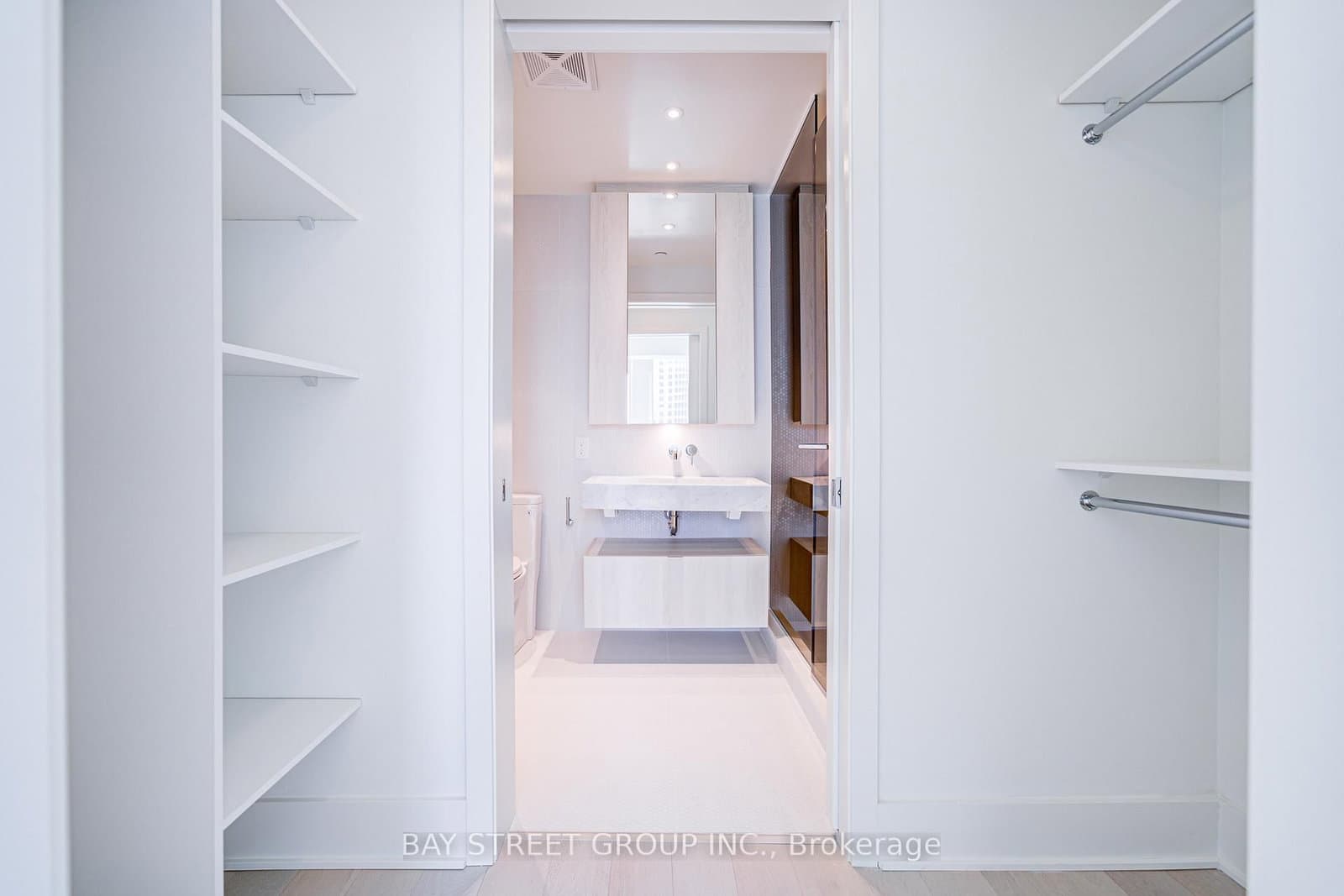 11 Yorkville Avenue, Unit 2312 thumbnail 37