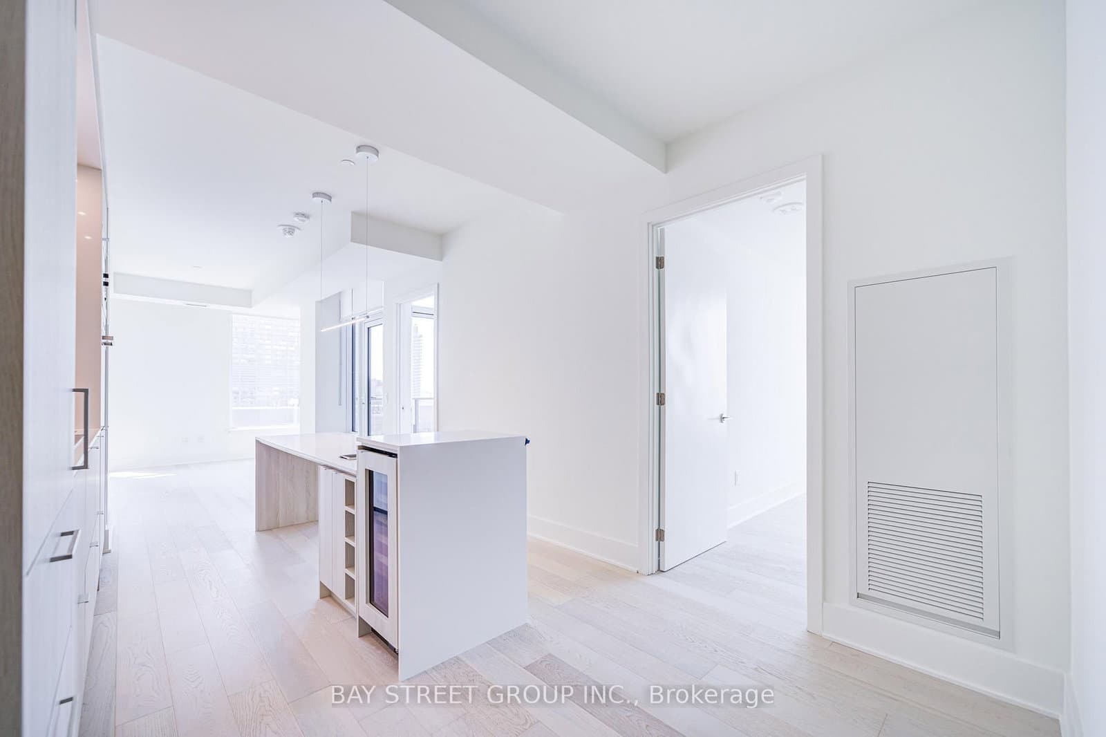 11 Yorkville Avenue, Unit 2312 thumbnail 5