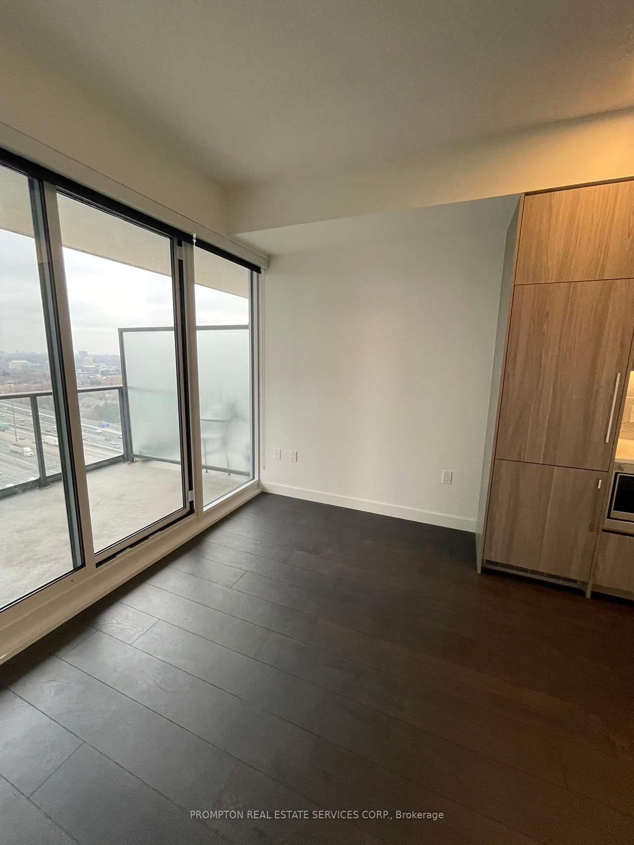 85 McMahon Drive, Unit 2015 thumbnail 22