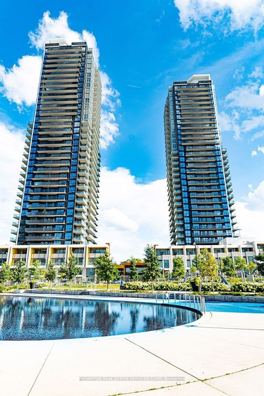 85 McMahon Drive, Unit 2015 thumbnail 8