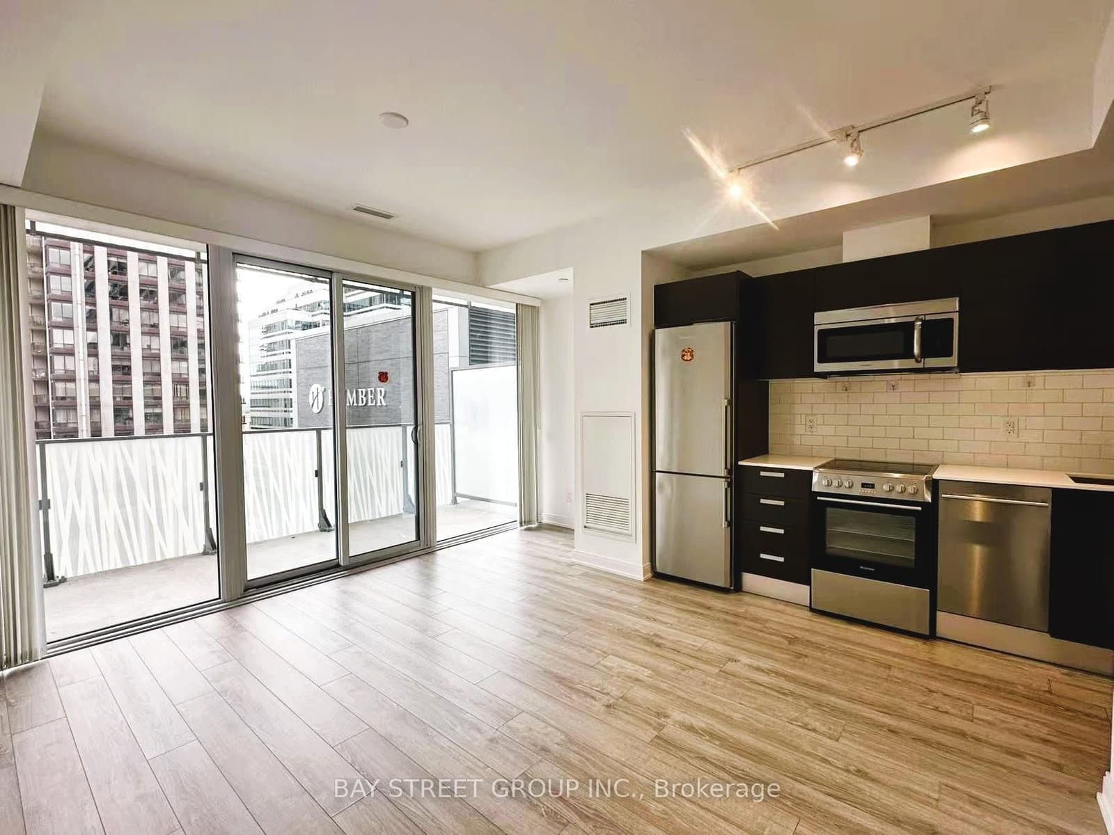 42 Charles Street E, Unit 1108 thumbnail 4