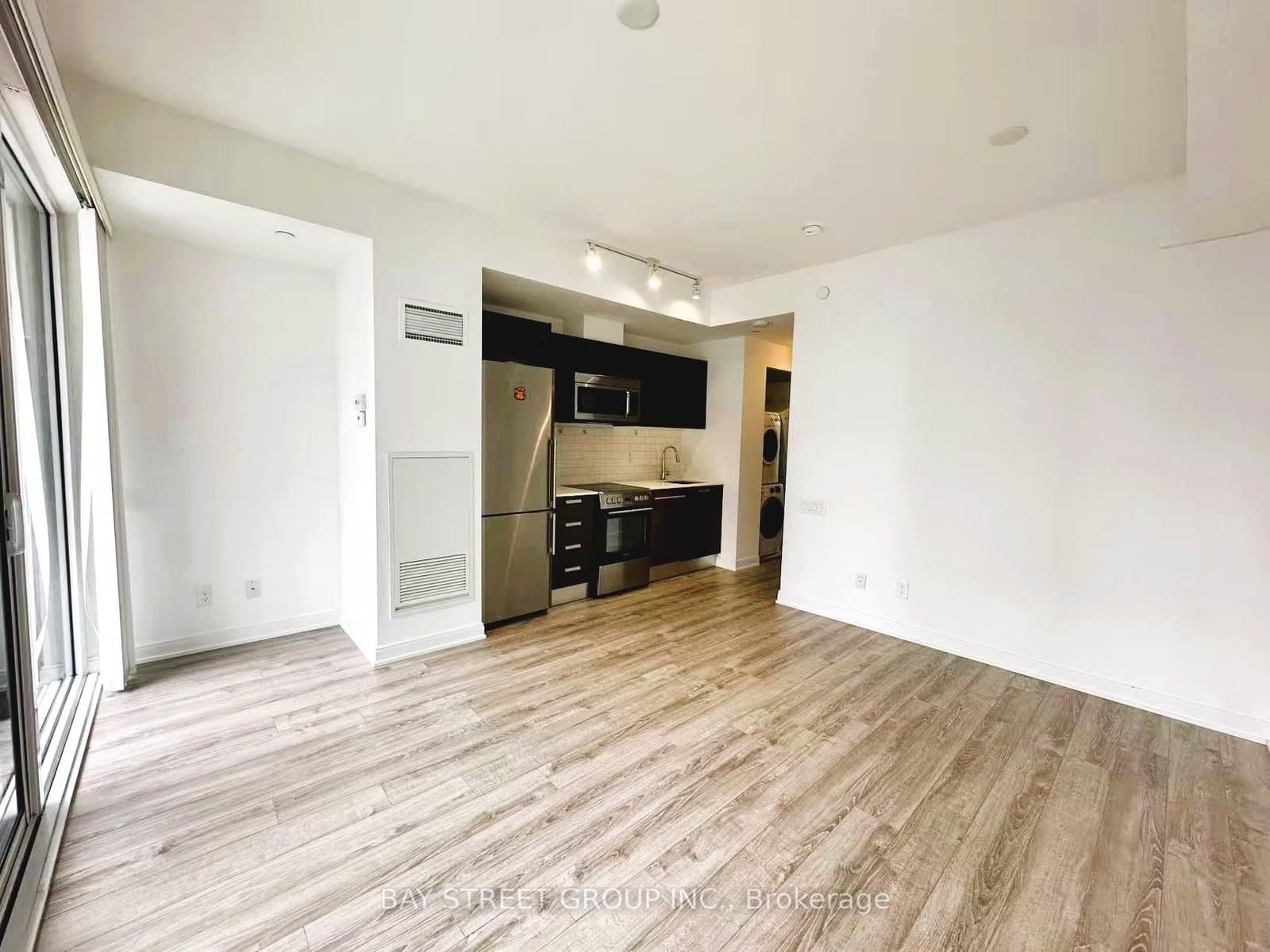 42 Charles Street E, Unit 1108 thumbnail 9