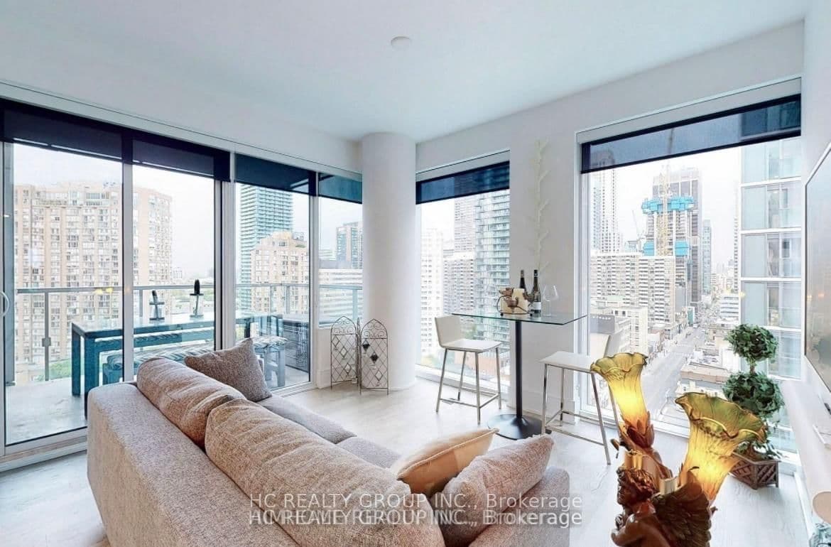 1 Gloucester Street, Unit 1816 thumbnail 4