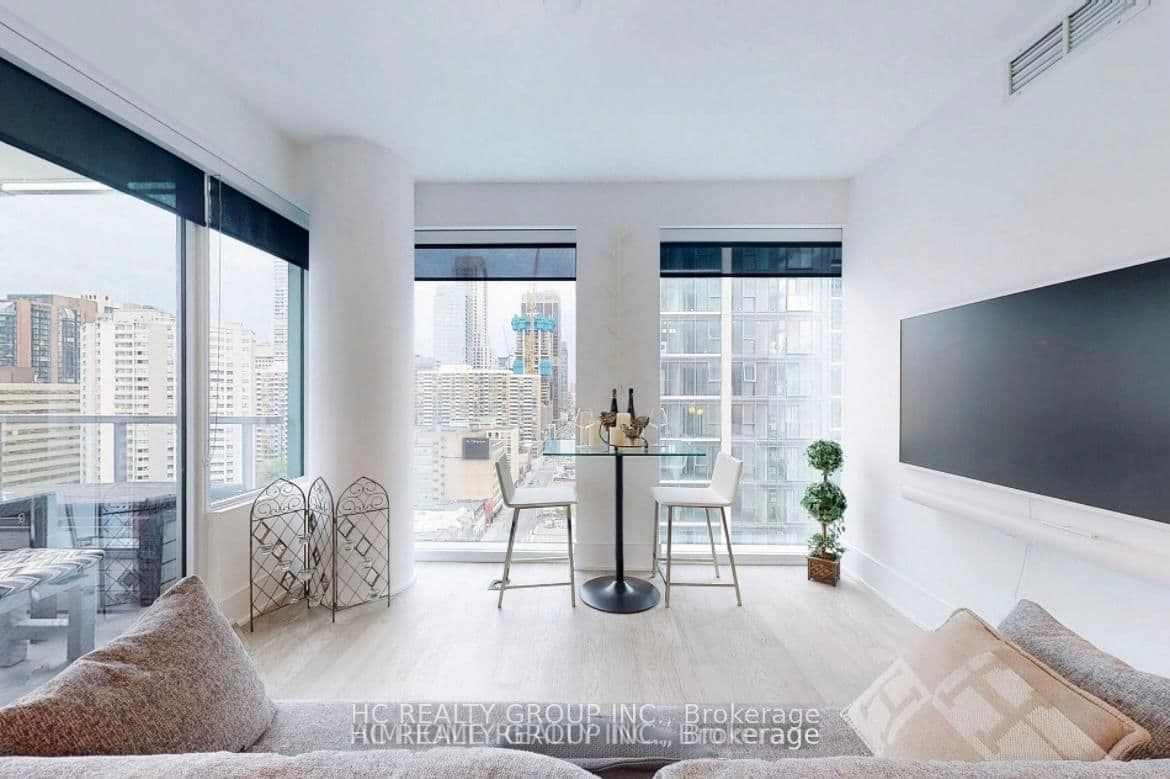 1 Gloucester Street, Unit 1816 thumbnail 5