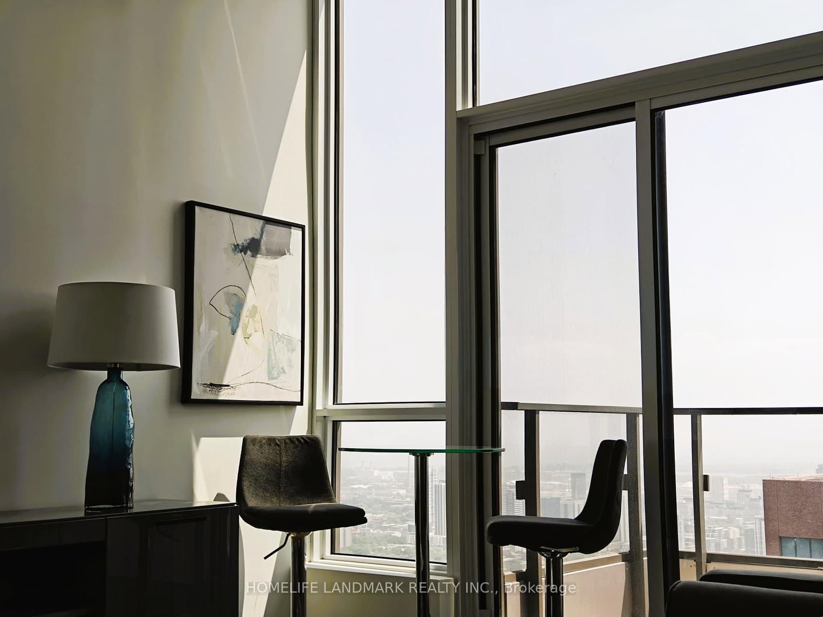 395 Bloor Street S, Unit 5501 thumbnail 2