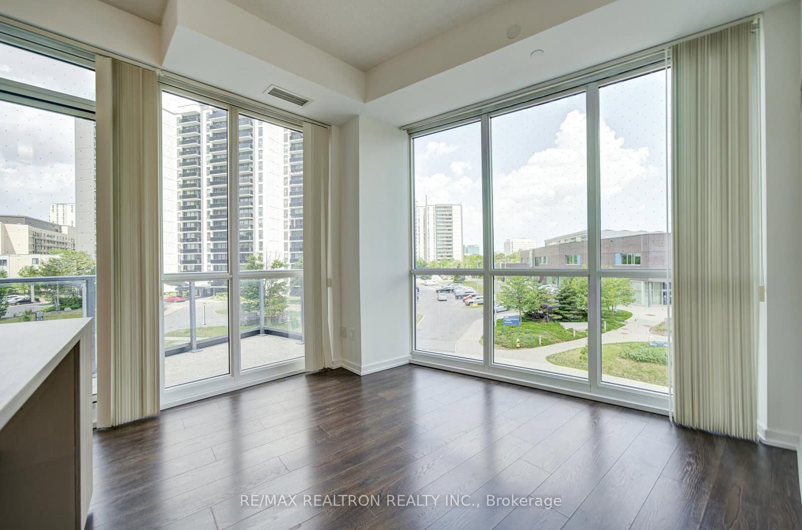 50 Forest Manor Road, Unit 311 thumbnail 17