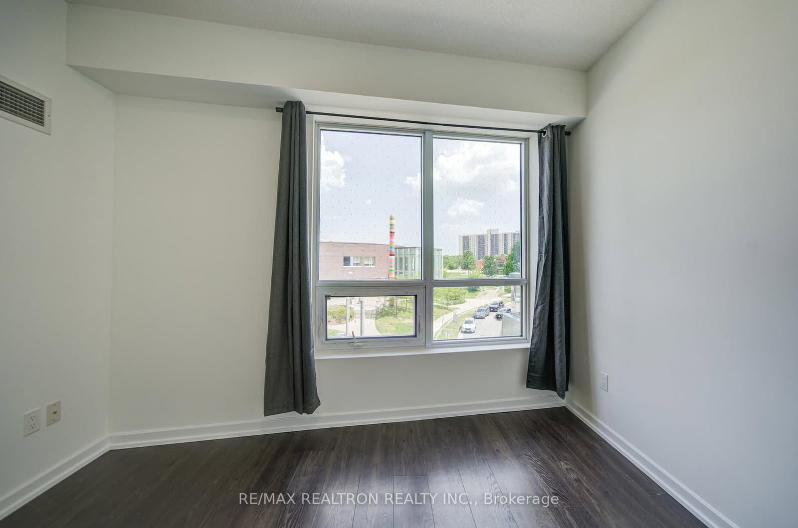 50 Forest Manor Road, Unit 311 thumbnail 30
