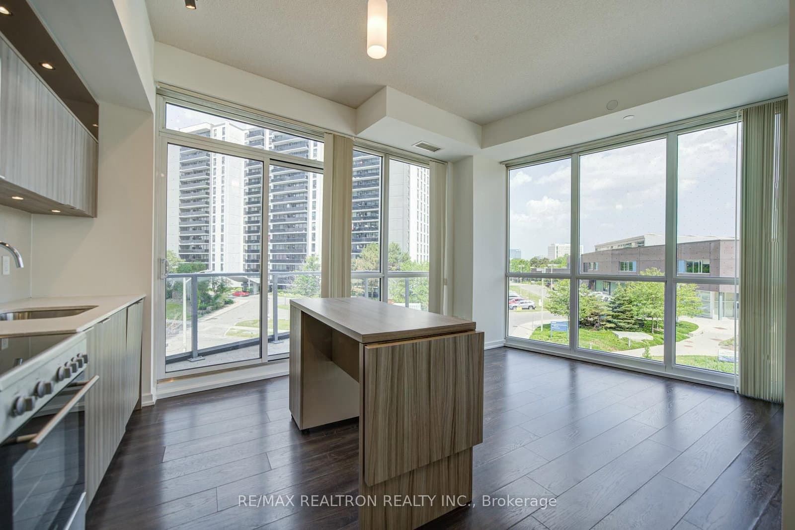 50 Forest Manor Road, Unit 311 thumbnail 6