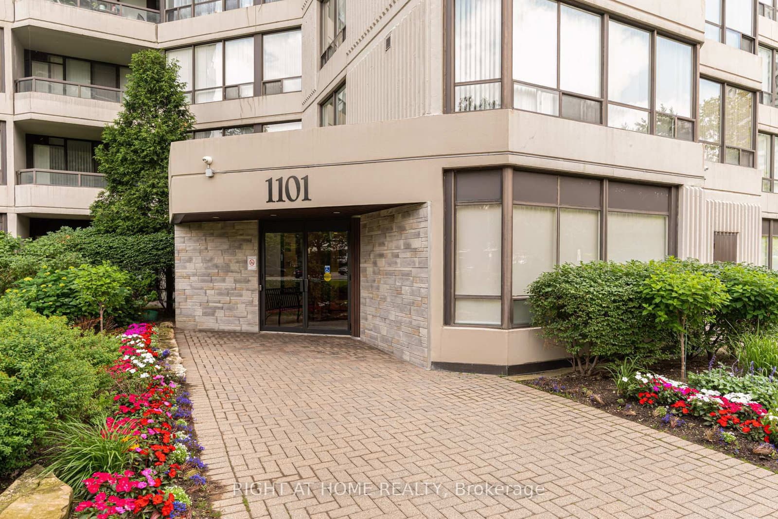 1101 Steeles Avenue W, Unit 411 thumbnail 2
