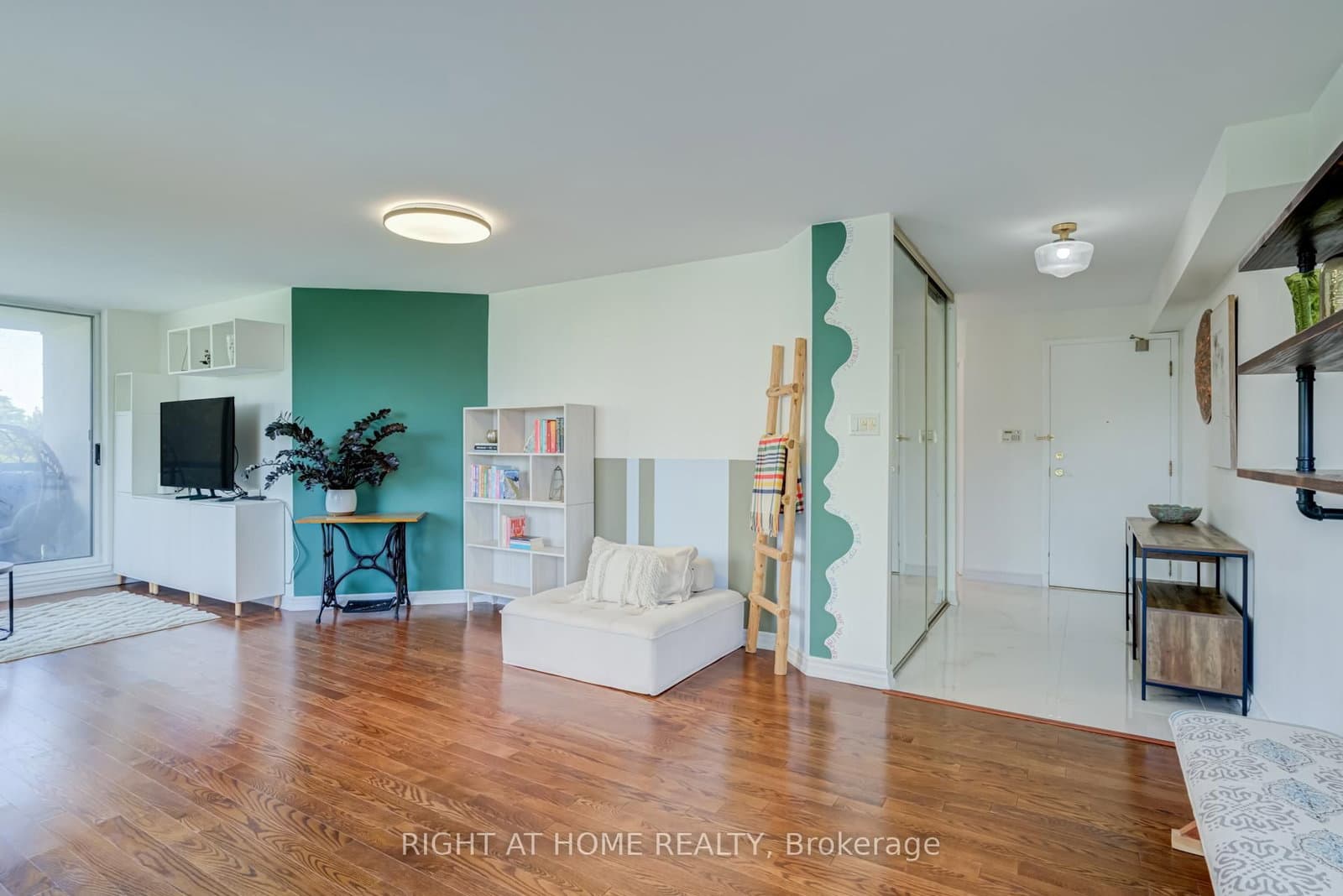 1101 Steeles Avenue W, Unit 411 thumbnail 5