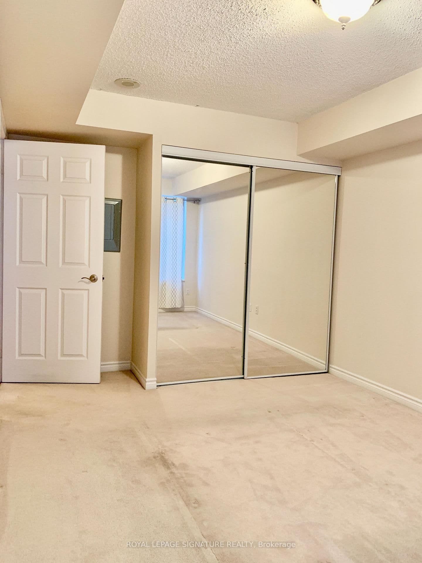 270 Wellington Street W, Unit 313 thumbnail 10