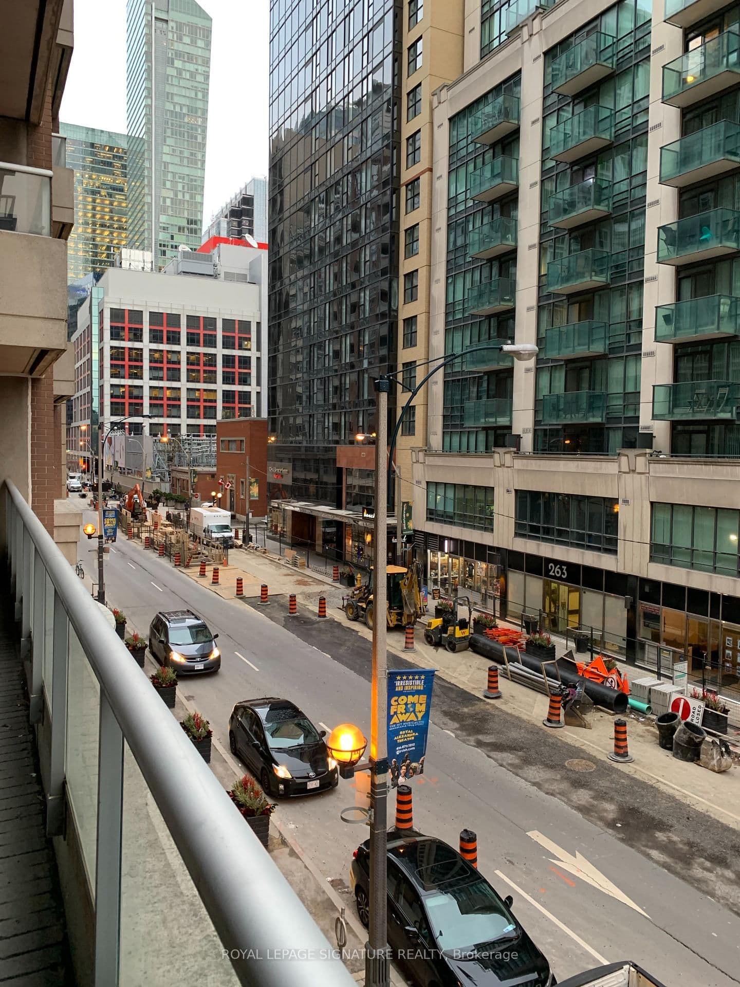 270 Wellington Street W, Unit 313 thumbnail 11