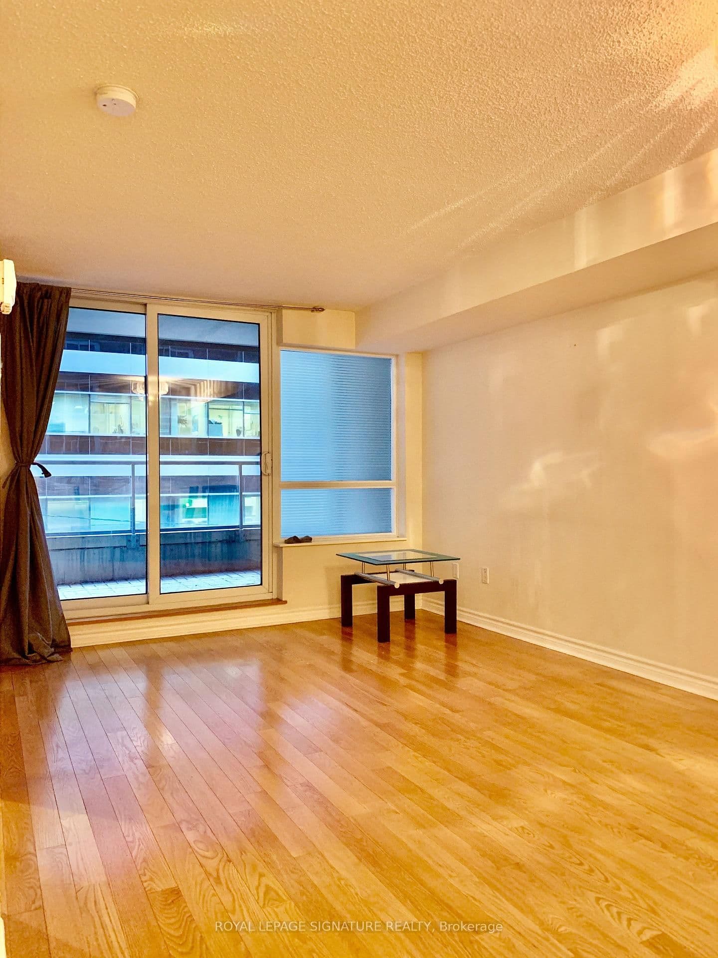 270 Wellington Street W, Unit 313 thumbnail 7
