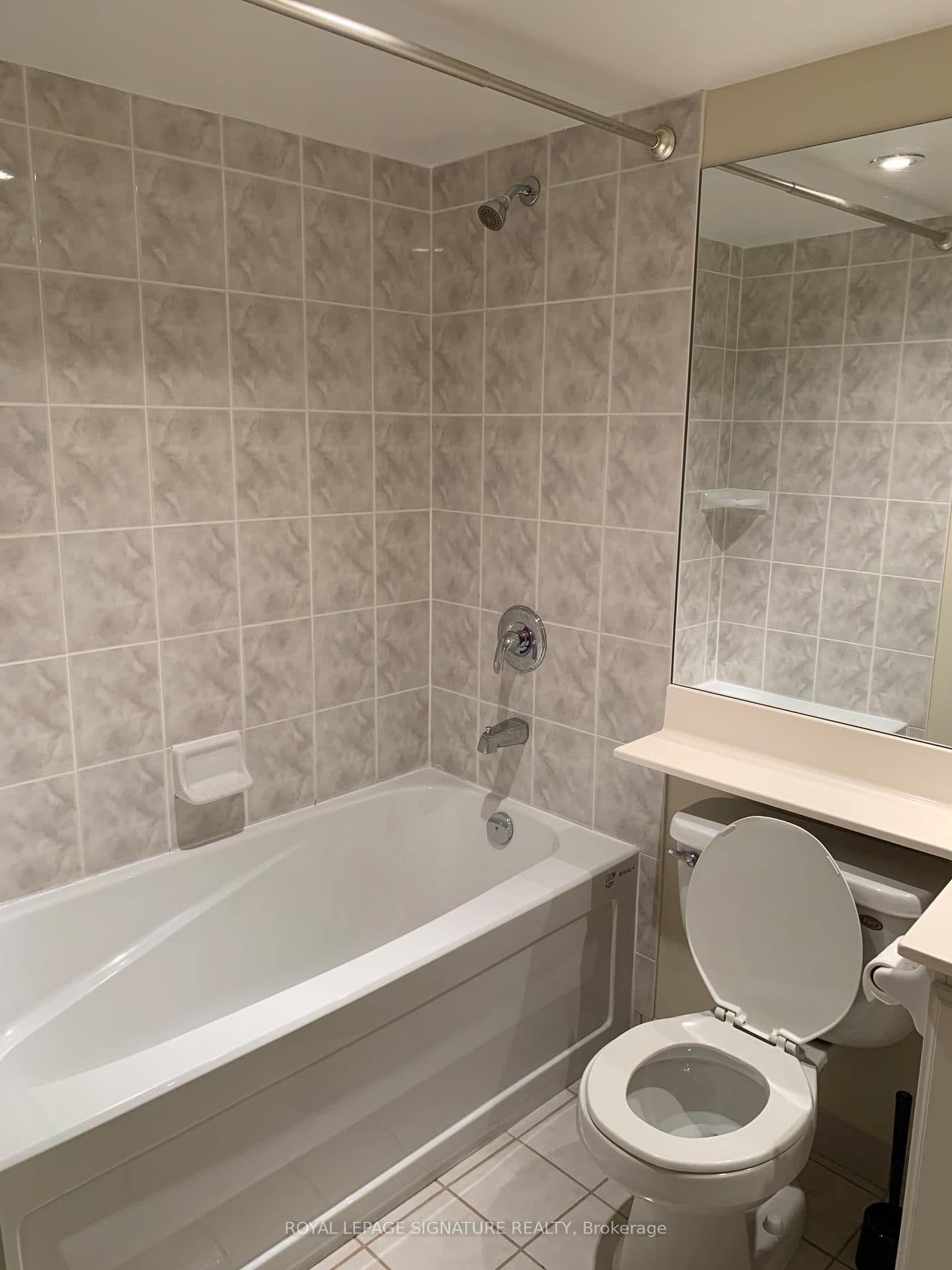 270 Wellington Street W, Unit 313 thumbnail 9