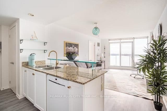 208 Queens Quay W, Unit 1608 thumbnail 4
