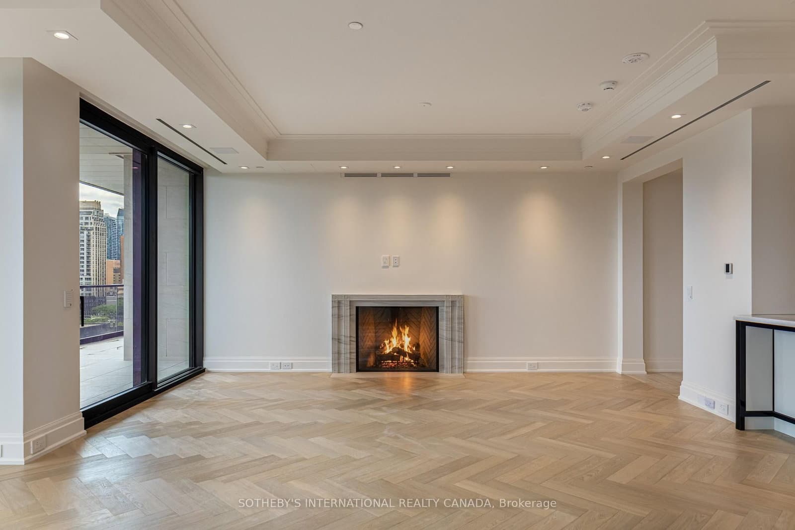 89 Avenue Road, Unit 1102 thumbnail 11