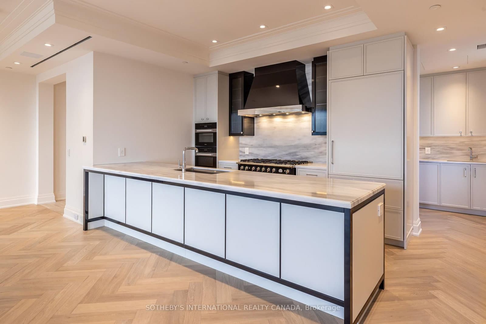 89 Avenue Road, Unit 1102 thumbnail 14