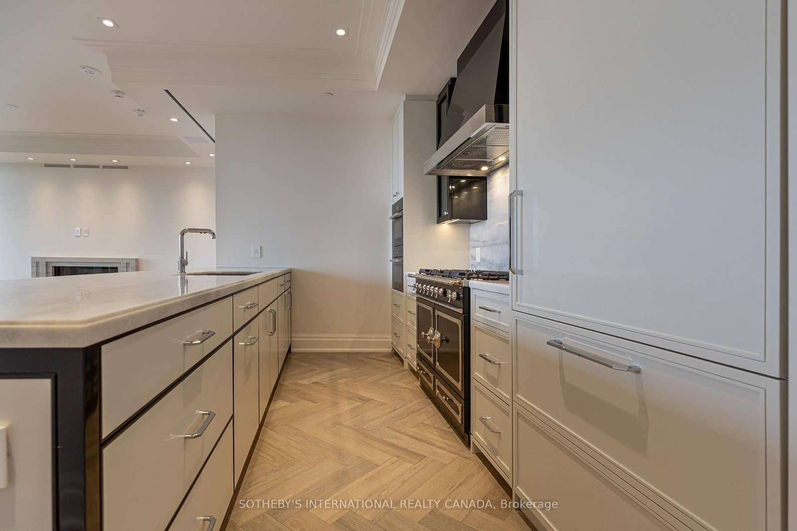 89 Avenue Road, Unit 1102 thumbnail 15