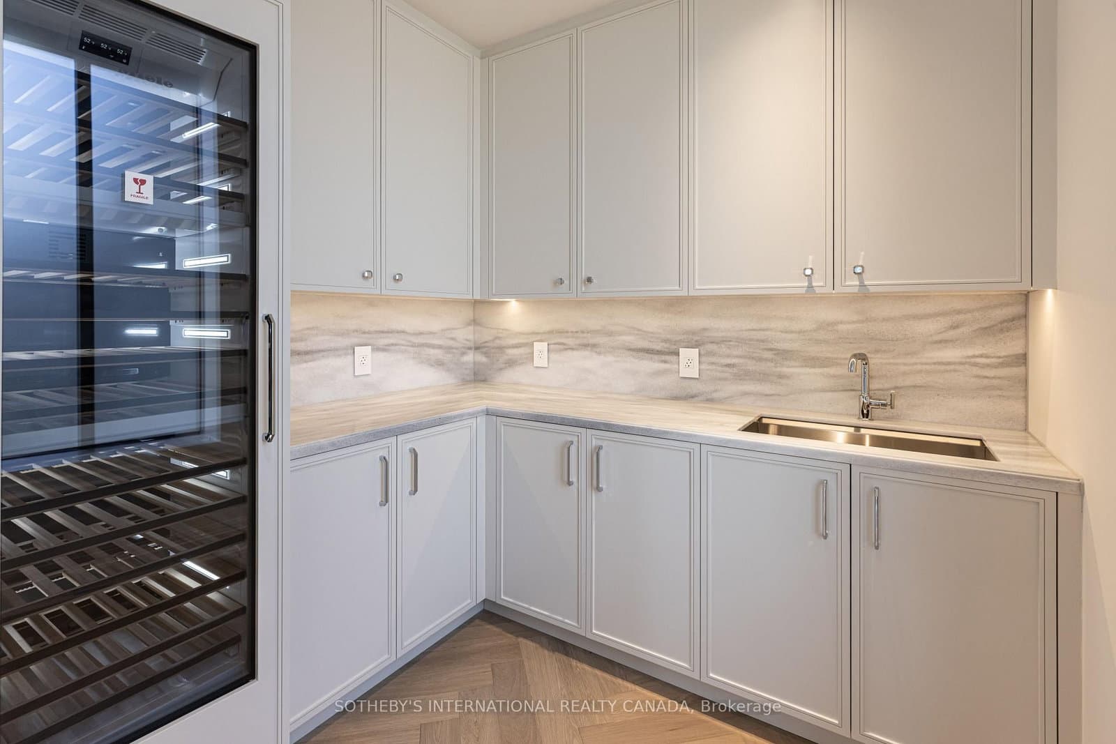 89 Avenue Road, Unit 1102 thumbnail 20