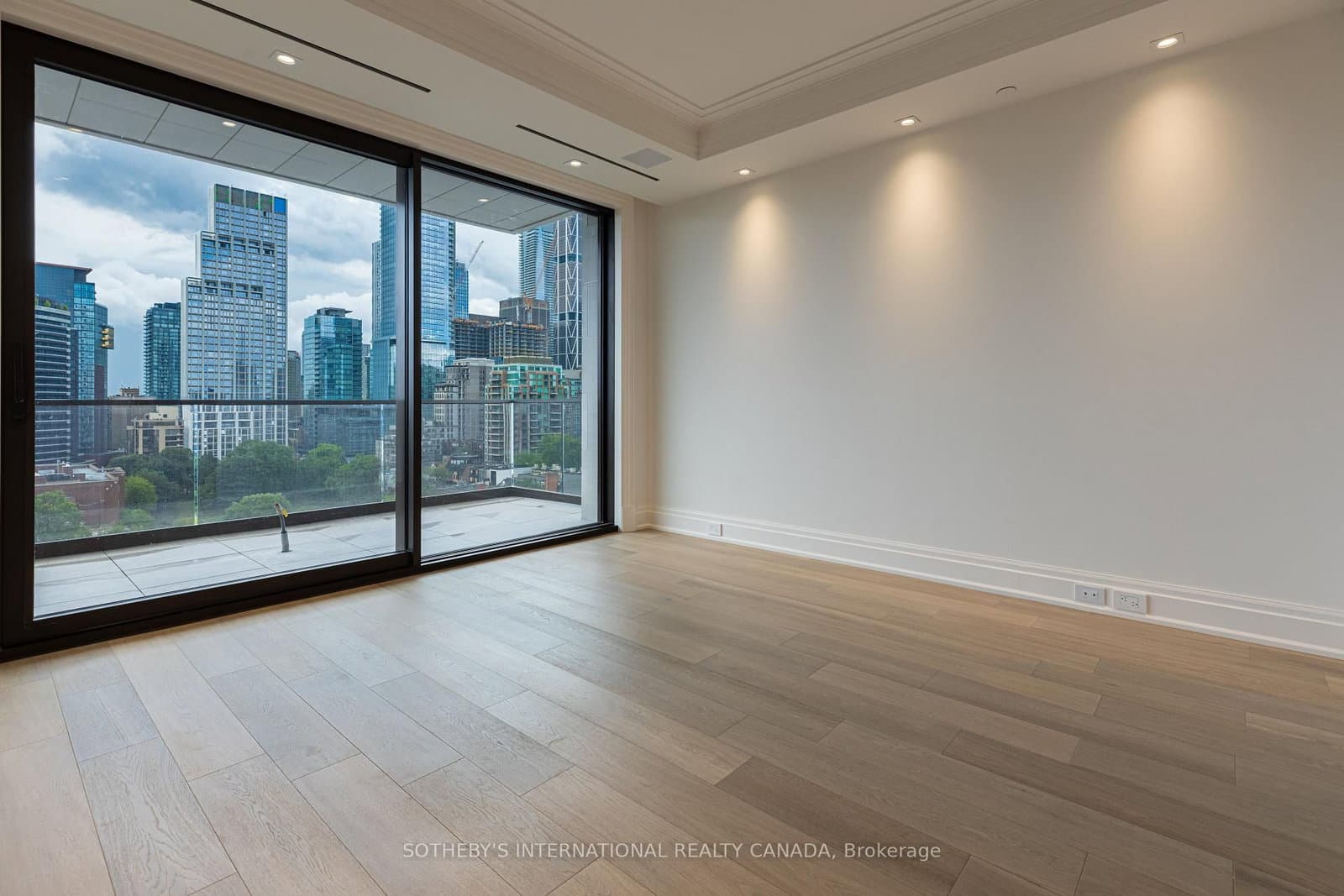 89 Avenue Road, Unit 1102 thumbnail 24