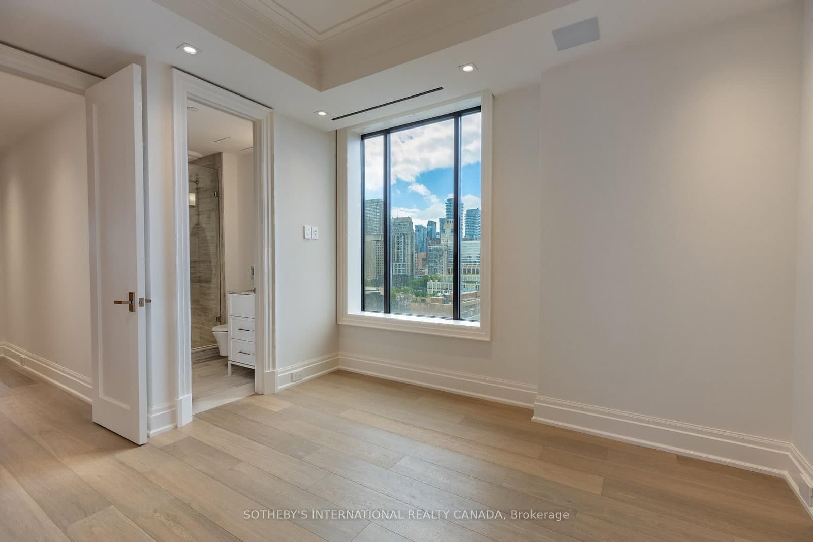 89 Avenue Road, Unit 1102 thumbnail 30