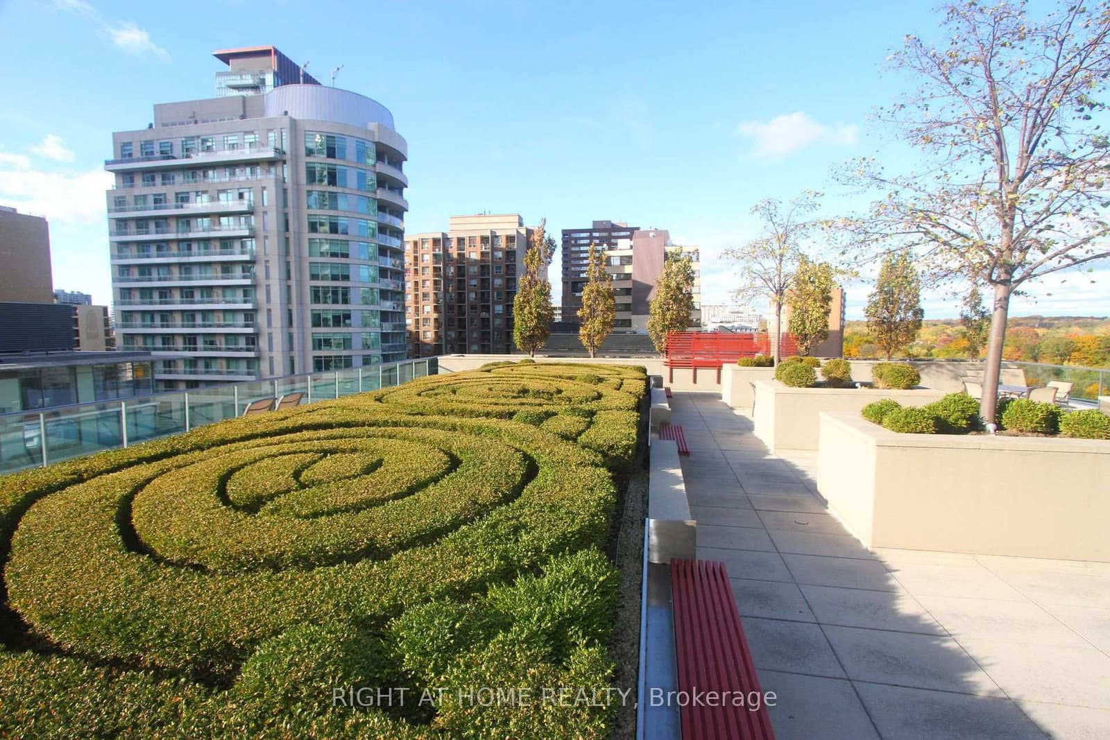 18 Yorkville Avenue, Unit 305 thumbnail 20
