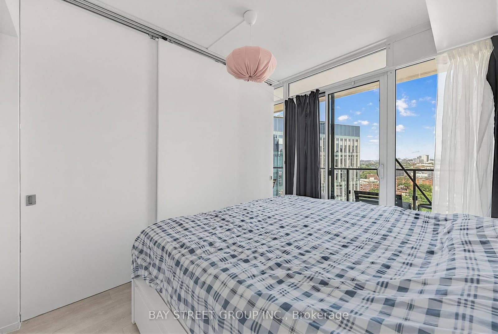 125 Peter Street, Unit 1803 thumbnail 18