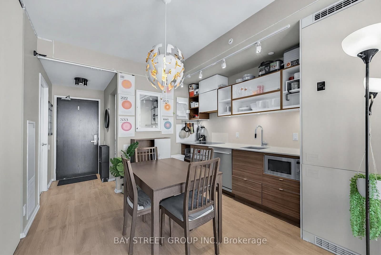 125 Peter Street, Unit 1803 thumbnail 3