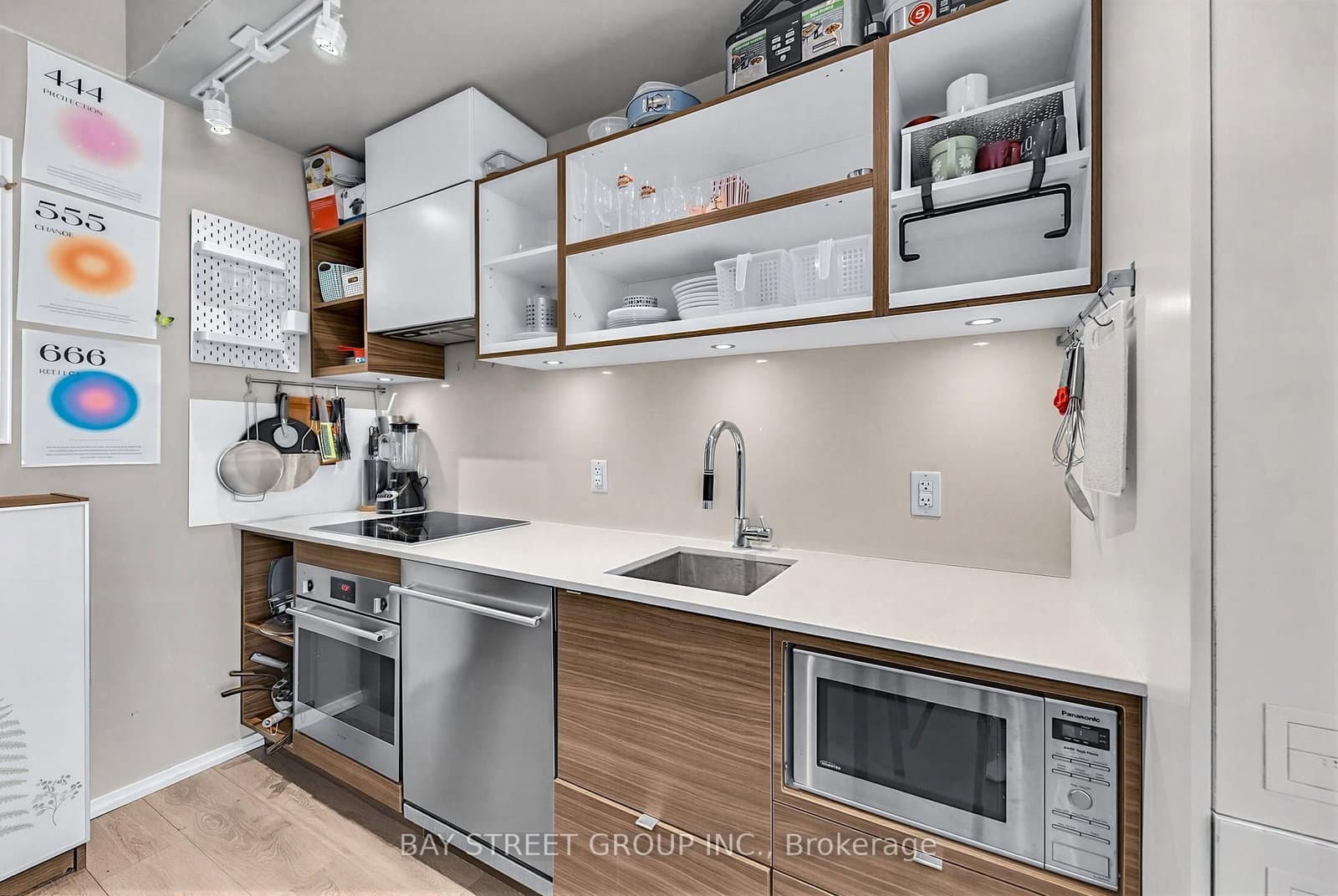 125 Peter Street, Unit 1803 thumbnail 4