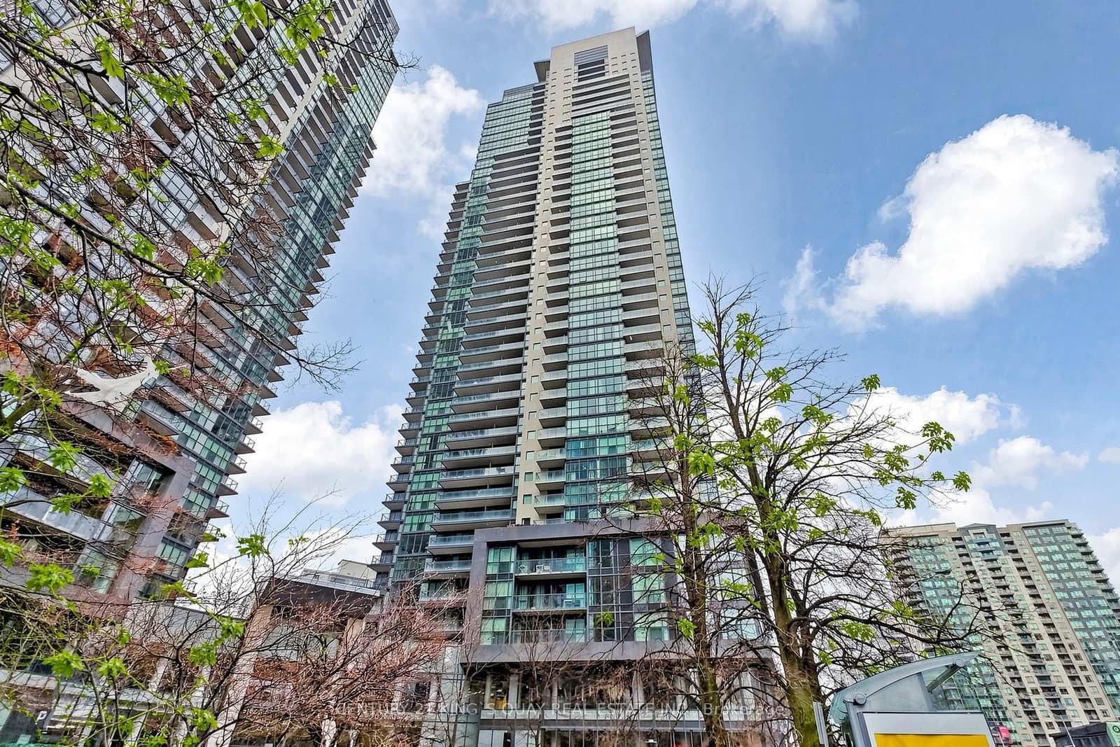 5168 Yonge Street, Unit LPH101 thumbnail 2