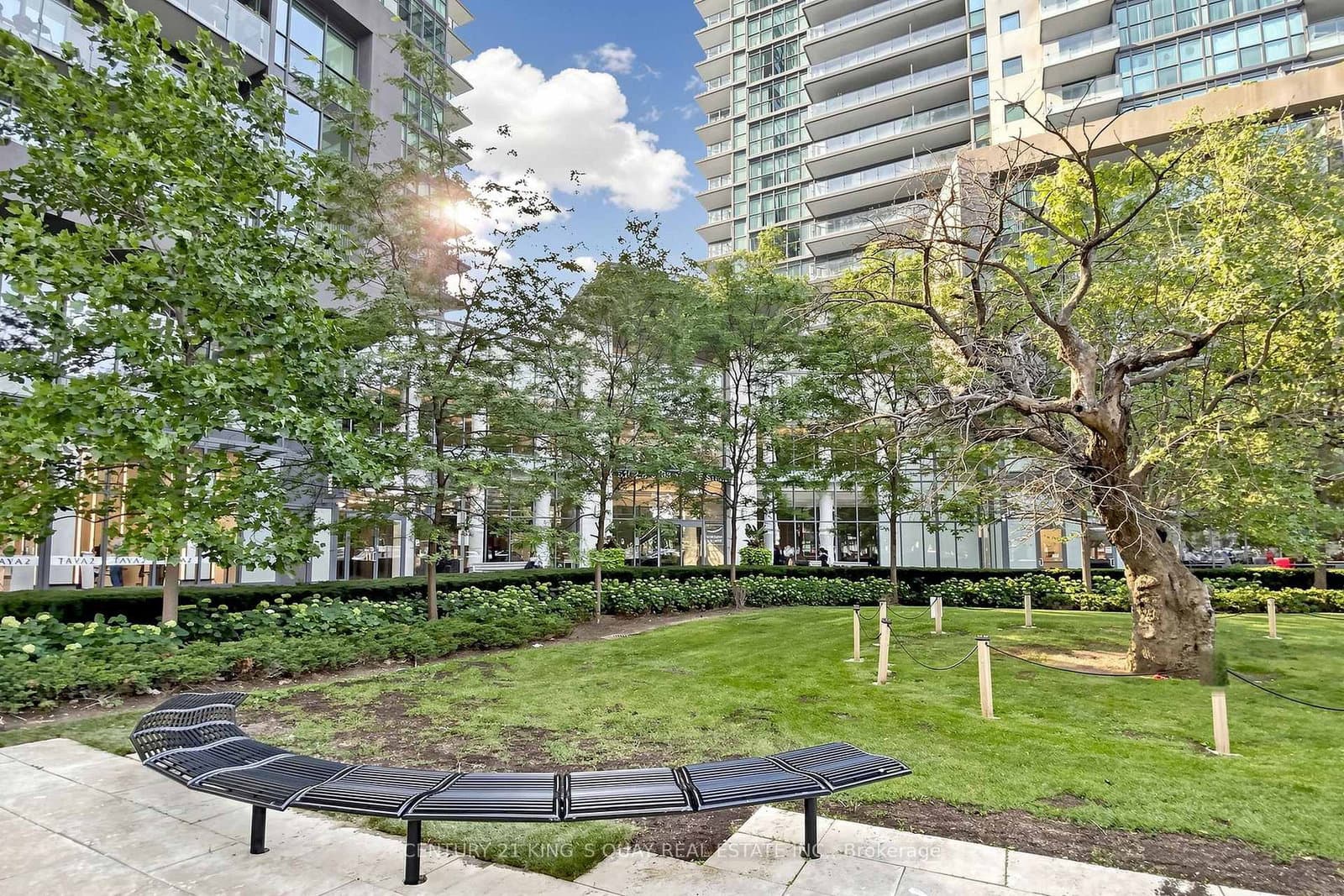 5168 Yonge Street, Unit LPH101 thumbnail 48