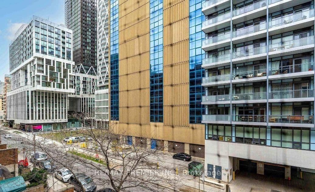 80 St Patrick Street, Unit 718 thumbnail 8
