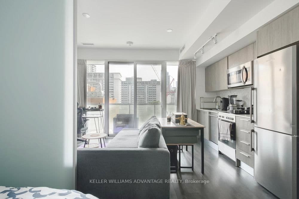 28 Wellesley Street E, Unit 603 thumbnail 8