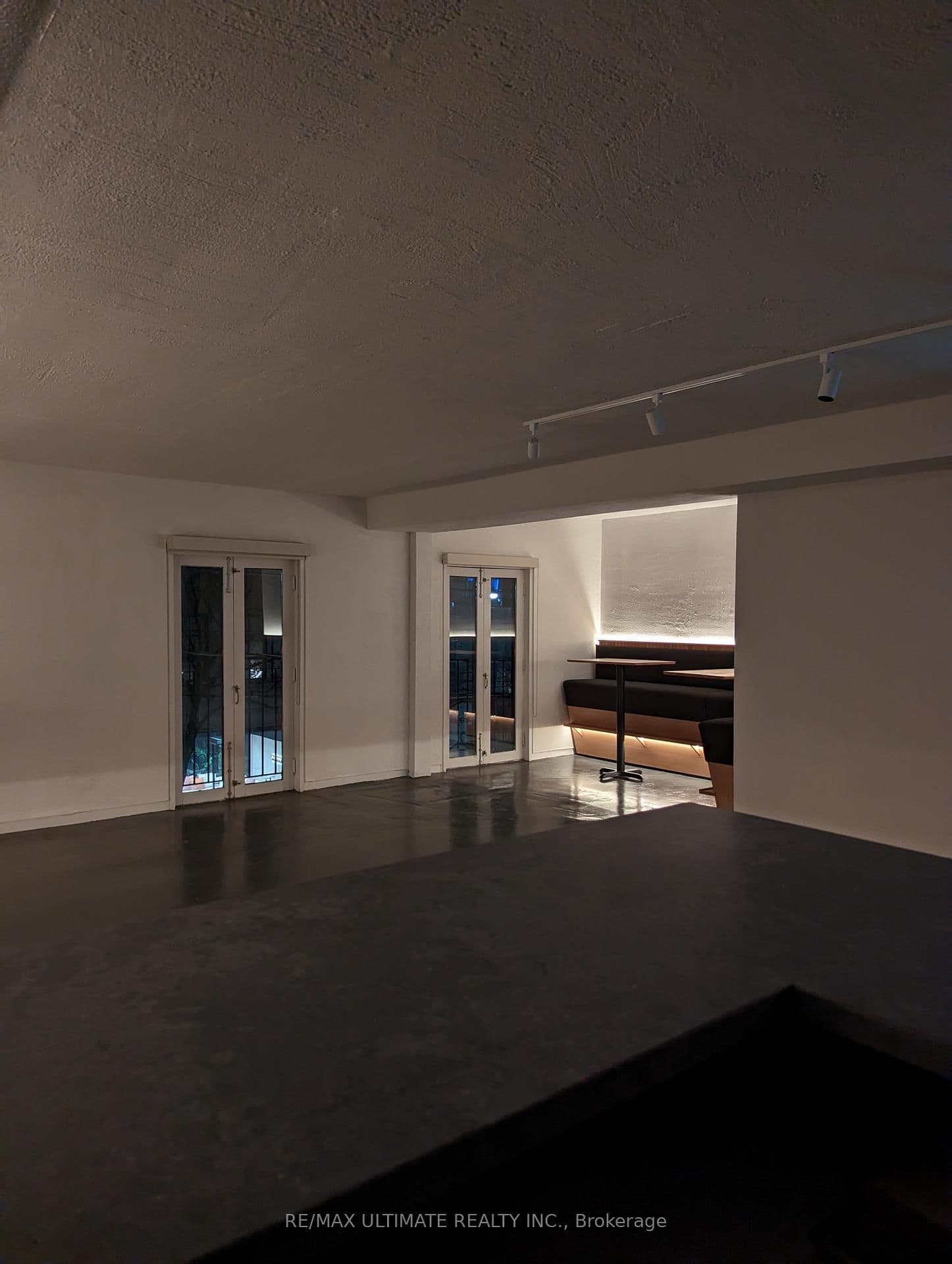 300 King Street E thumbnail 21